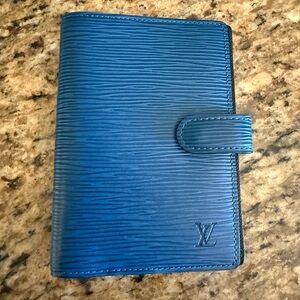 LOUIS VUITTON BLUE EPI LEATHER 6 RING PM AGENDA. EUC. Fits passport